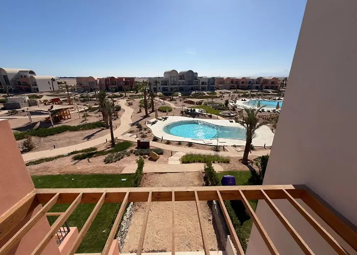 Apartment Bright Kamaran 2br | Lofty Ceilings & Pool Access Hurghada
