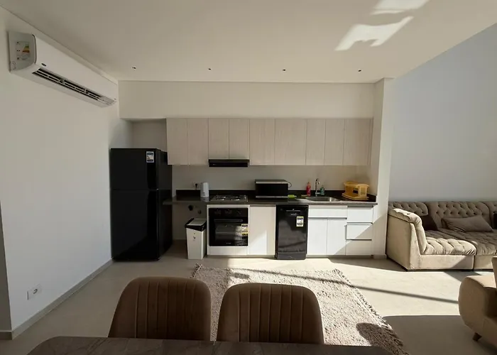 Bright Kamaran 2br | Lofty Ceilings & Pool Access Hurghada